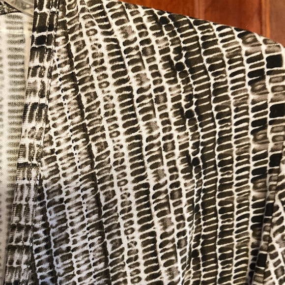 Top - Picture 2 of 3